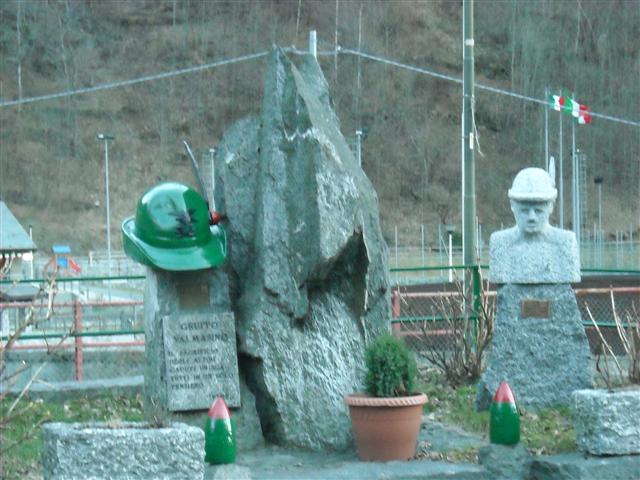 Valmasino-monumento (Small)